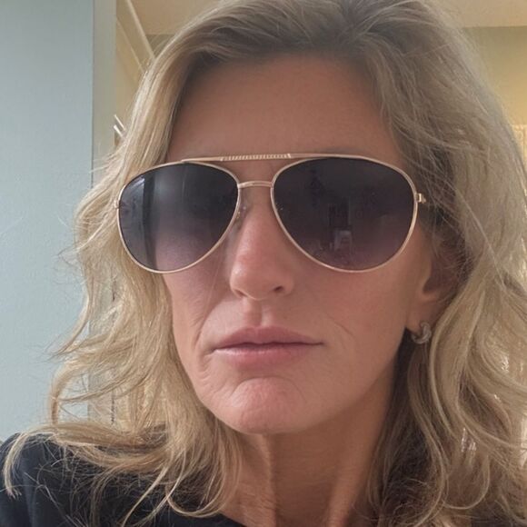 Gold Aviator Sunglass Readers strength 2.5- brand new- too big for my face - Picture 4 of 10